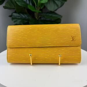 💎✨ Authentic Louis Vuitton Yellow Epi Leather Sarah Long Wallet